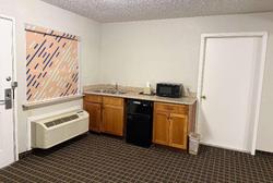Days Inn by Wyndham Morgan's Wonderland / IH-35 N