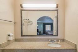 Days Inn by Wyndham Morgan's Wonderland / IH-35 N