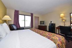 Lamplighter Inn & Suites - South