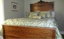 Cinnamon Bear Creekside Inn