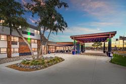 Holiday Inn & Suites St Cloud