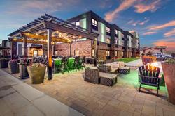 Holiday Inn & Suites St Cloud