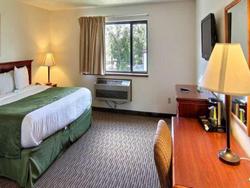 Days Inn & Suites by Wyndham Traverse City