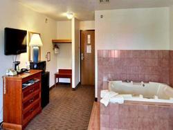 Days Inn & Suites by Wyndham Traverse City