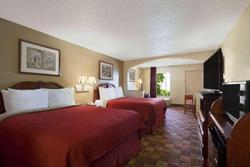 Days Inn and Suites by Wyndham Tuscaloosa