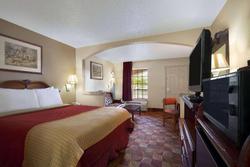 Days Inn and Suites by Wyndham Tuscaloosa