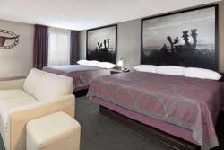 Super 8 by Wyndham Victoria/North/Mall Area
