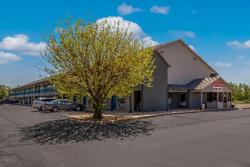 Econo Lodge Inn & Suites