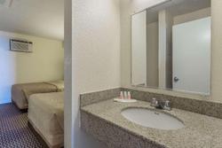 Travelodge by Wyndham Stes Virginia Beach Oceanfrt