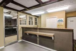 Days Inn by Wyndham Vernon