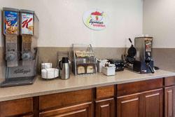 Super 8 by Wyndham Visalia