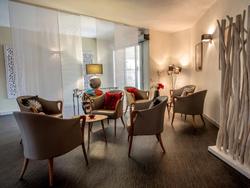 Carline Hotel