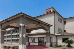 Red Roof PLUS+ Galveston - Beachfront