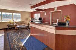 HomeTown Inn & Suites