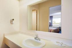 Days Inn by Wyndham Greeneville