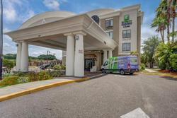 Holiday Inn Express & Sts Tampa USF Busch Gardens