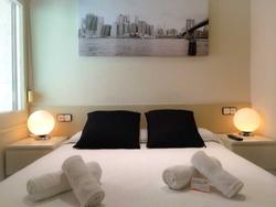 Barcelona City Street Hostal