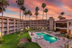 Best Western Plus Scottsdale Thunderbird Sui