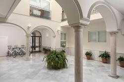 Suites Sevilla Plaza