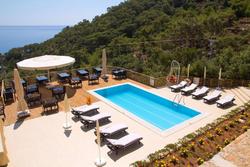 Tree House Kabak