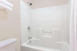 Baymont by Wyndham Albany at Albany Mall