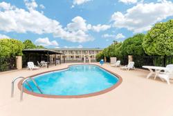 Days Inn by Wyndham Snyder