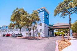 Days Inn Suites by Wyndham San Antonio N/Stone Oak