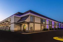 Days Inn & Suites by Wyndham Fort Bragg/Cross Cree