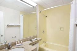 Howard Johnson by Wyndham Newburgh