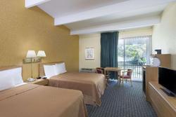 Howard Johnson by Wyndham Newburgh
