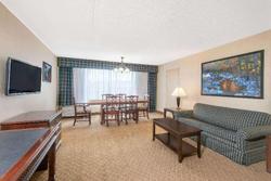 Ramada by Wyndham Cumberland Downtown