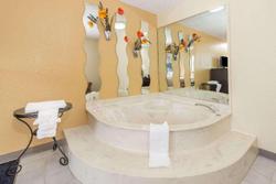 Super 8 by Wyndham Franklin/Middletown Area