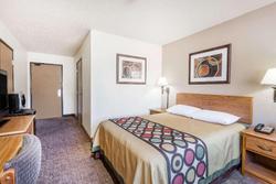 Super 8 by Wyndham Lewisburg