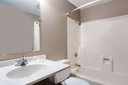 Super 8 by Wyndham Mankato