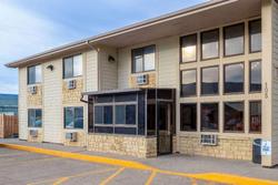 Super 8 by Wyndham Livingston