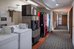 Super 8 by Wyndham Livingston