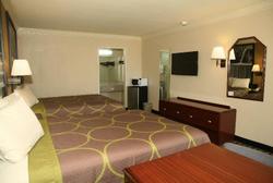 Super 8 by Wyndham Tyler TX