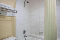 Super 8 by Wyndham San Marcos