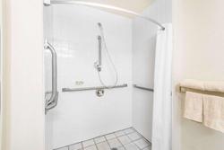 Super 8 by Wyndham West Middlesex/Sharon Area
