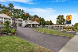 Super 8 by Wyndham Lake George/Downtown