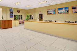 Days Inn & Suites by Wyndham Niagara Falls/Buffalo