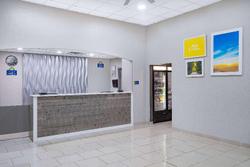 Days Inn & Suites by Wyndham Niagara Falls/Buffalo