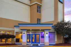 Days Inn & Suites by Wyndham Albany