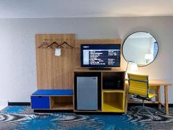 Days Inn & Suites by Wyndham Santa Rosa