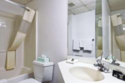 Travelodge by Wyndham Niagara Falls