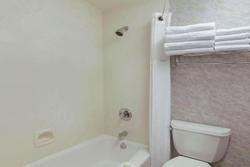 Travelodge by Wyndham Redding CA