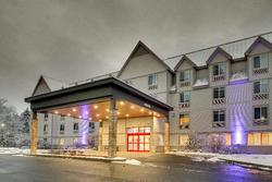 Holiday Inn Express and Suites Lincoln East - Whit