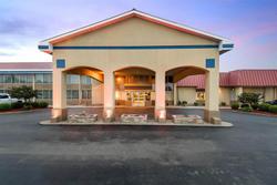 Econo Lodge Inn & Suites Triadelphia - Wheeling