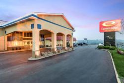 Econo Lodge Inn & Suites Triadelphia - Wheeling