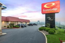 Econo Lodge Inn & Suites Triadelphia - Wheeling